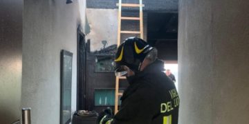 Paura a Cala Gonone: abitazione devastata dalle fiamme