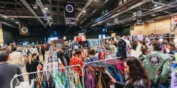 East Market, anche a febbraio lo shopping è vintage