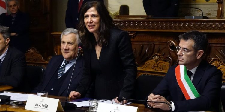 Maltempo, il ministro Tajani in visita a Cagliari. Todde: “Collaborazione fattiva con lo Stato. Trasformiamo le difficoltà in opportunità”