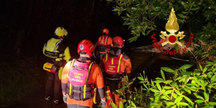 Paura a Ittiri: alcune famiglie rimangono bloccate per l’ingrossamento del fiume: soccorse dai Vigili del Fuoco
