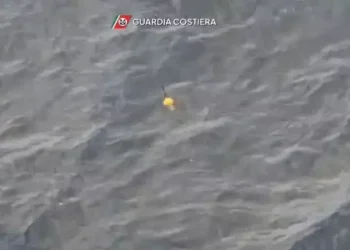 Peschereccio affondato in Ogliastra, riprese ricerche dei due corpi