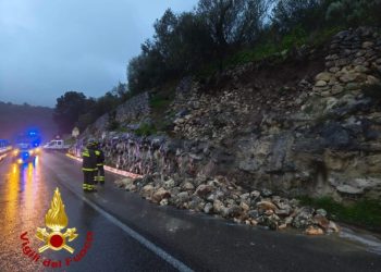 Maltempo sul Sassarese, crolla muro di sostegno sulla Statale 200