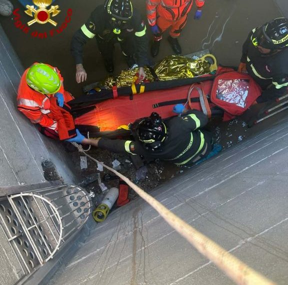 Sassari, operaio cade in una cisterna di depurazione: è grave