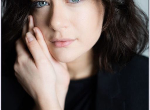 Giulia Bellu al Massimo di Cagliari con “Risposta sbagliata, ritenta, sarai più scostumata”