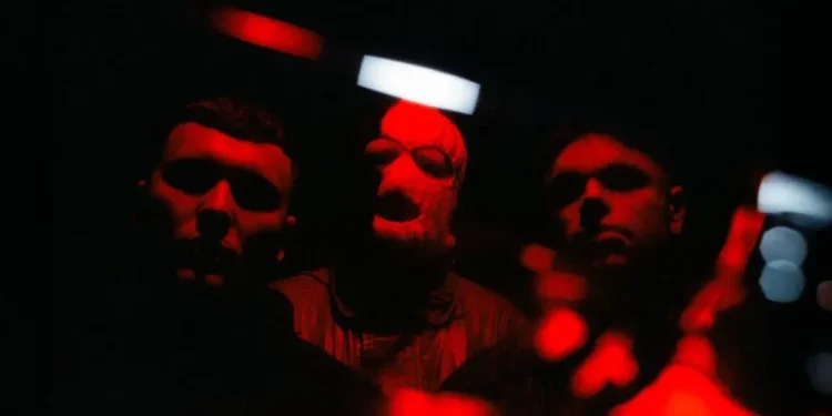 I Kneecap in concerto per la prima volta in Italia