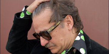 Peppe Voltarelli debutta con “Onda calabra, storia di una canzone”