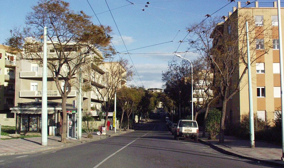 Cagliari, Via Milano: ripristinate le condizioni di sicurezza pubblica compromessa dall’instabilità di due grandi alberi