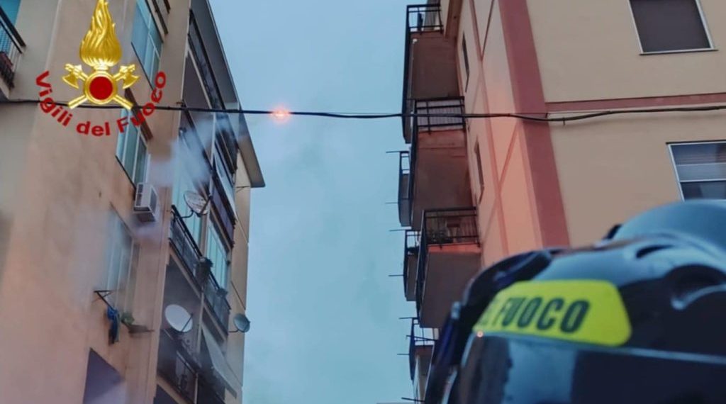 Sassari, corto circuito su alcuni cavi elettrici: intervento dei Vigili del Fuoco