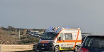 Grave incidente sulla 195: sul posto ambulanze e traffico paralizzato