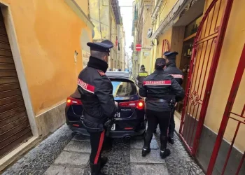Allarme bomba a mano in un palazzo a Sassari ma ordigno è una replica inerte