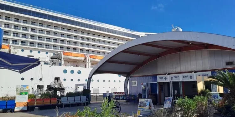 Nei porti sardi più container e meno passeggeri, in calo anche crocieristi