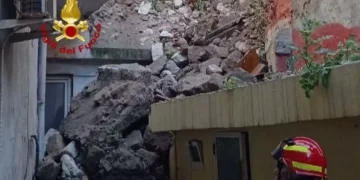 Crollo nel vecchio Seminario di Bosa, intervento dei Vigili del Fuoco