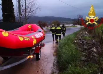Straripa fiume a Ozieri, in salvo 12 persone tra cui una neonata