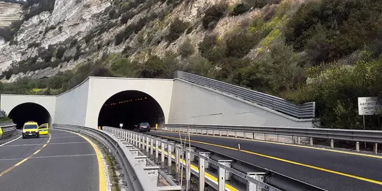 Riapre galleria Chighizzu sulla SS131 ma resta chiusa la notte sino a maggio