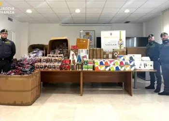 Giochi e sigarette elettroniche contraffatte sequestrati a Sassari