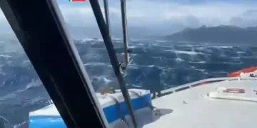 Barca affondata in Sardegna, riprese le ricerche dei due pescatori morti