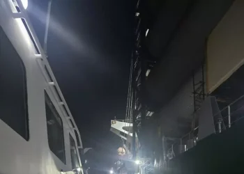 Malore su un mercantile, marittimo soccorso nelle acque nel nord Sardegna