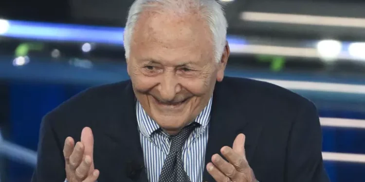 A Mogol il premio alla carriera, standing ovation all’Ariston