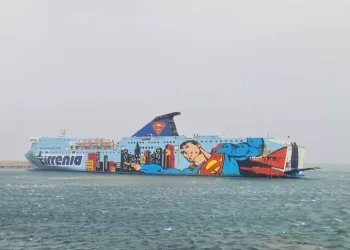 Maltempo, nave Tirrenia rompe gli ormeggi a Porto Torres