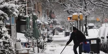 Tempesta di neve negli Usa, 5.000 voli cancellati e forti disagi