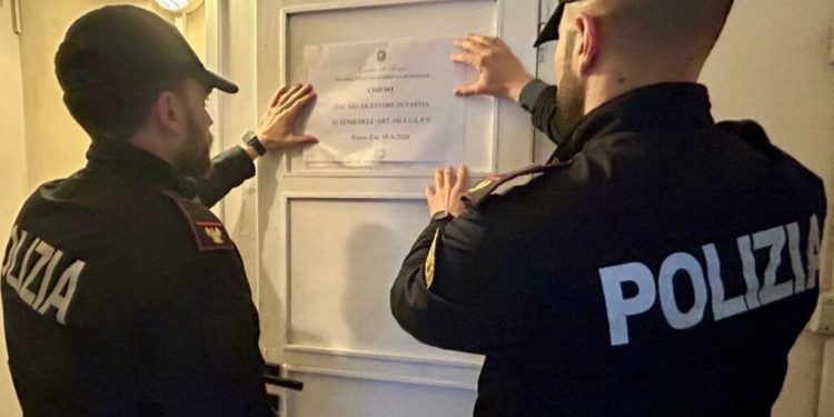 Microcamera piazzata nella doccia (e in camera da letto), stoppato un b&b a Parma