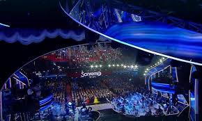 Come preparare casa per un Sanremo in compagnia? Idee, consigli e giochi