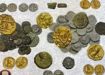 Traffico internazionale monete antiche, 7 indagati tra Sassari e Bologna