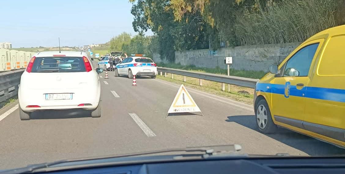 Cagliari, traffico in tilt sulla 131 dir: tamponamento all’altezza dell’ex inceneritore