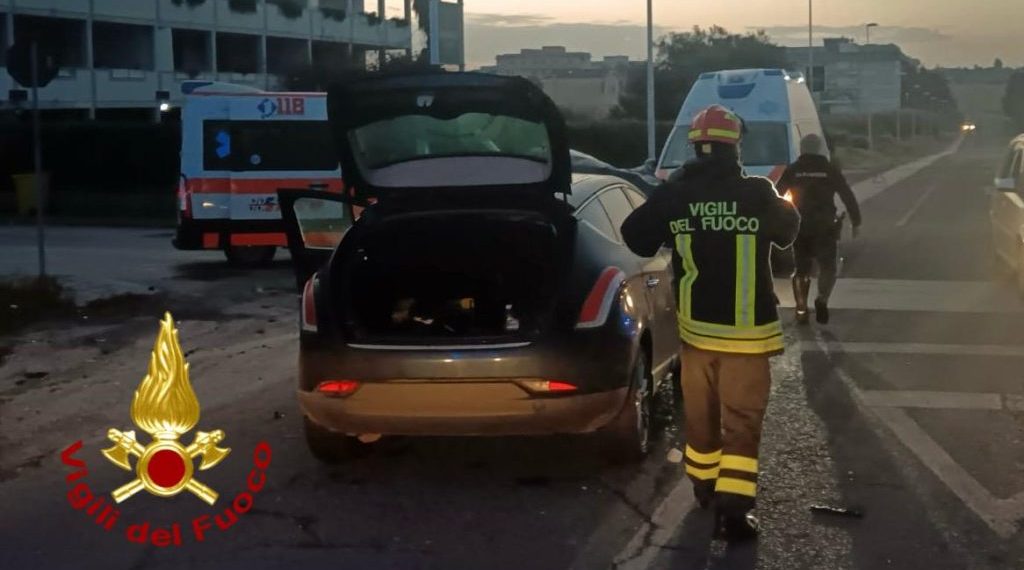 Porto Torres, scontro tra auto: due feriti portati in ospedale