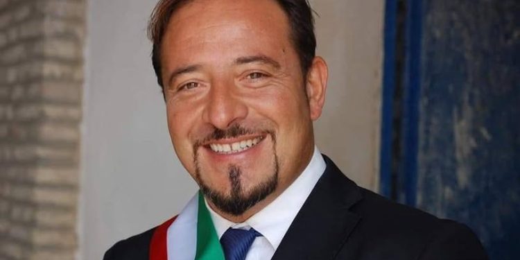 Il sindaco Dessì va con Vannacci e guiderà Futuro Nazionale in Sardegna