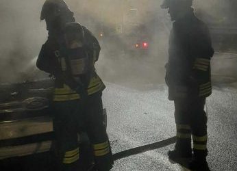 Nuoro, tre auto in fiamme nella notte: Non si esclude la natura dolosa
