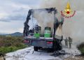 Olbia, in fiamme semirimorchio: in azione i Vigili del Fuoco