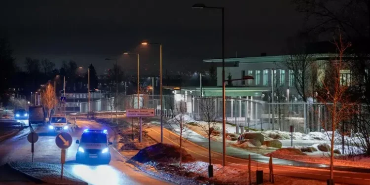 Forte boato vicino a Oslo, danneggiato l’ingresso dell’ambasciata Usa