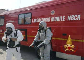 Sestu, esalazioni tossiche mentre lavora in un magazzino: ricoverato in ospedale