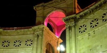 Il Bastione si tinge di rosa per la Neuromielite ottica