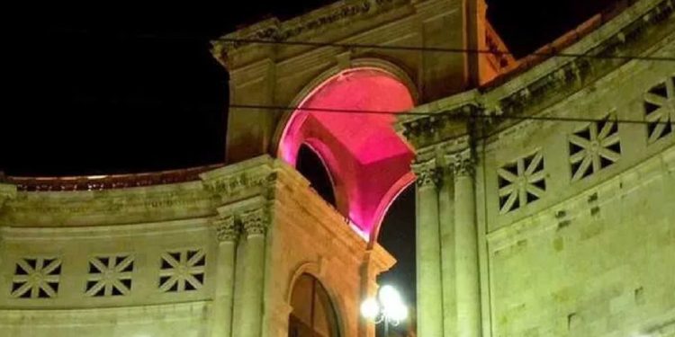 Il Bastione si tinge di rosa per la Neuromielite ottica
