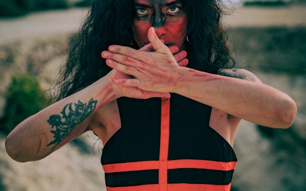 Dalila Kayros in concerto al Fabrik di Cagliari sabato 21 marzo alle 22 con “Khthonie”