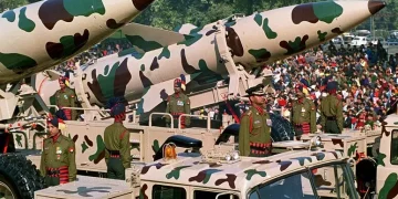 L’India acquista armi per 25 miliardi, ‘anche i sistemi S-400 russi’