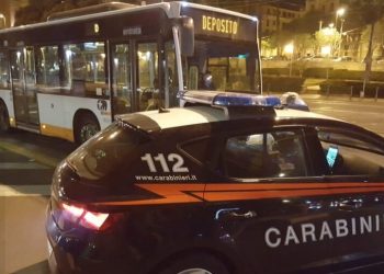 Paura a Cagliari, sparo e lancio di pietre contro bus