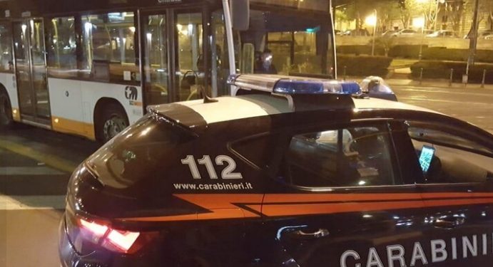 Paura a Cagliari, sparo e lancio di pietre contro bus