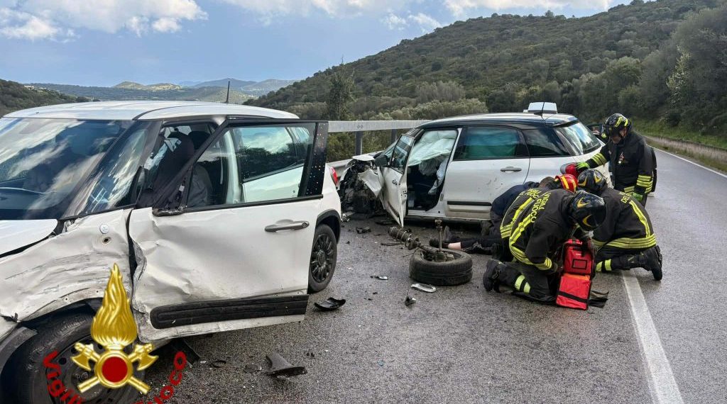 Scontro tra due auto in Gallura: tre feriti
