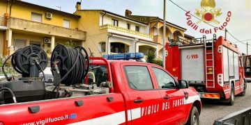 Abitazione in fiamme a Sedilo: in azione i Vigili del Fuoco