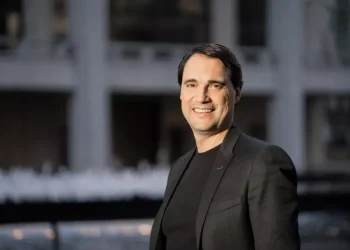 Al tenore Francesco Demuro il premio Mamuthone e Issohadore ad honorem