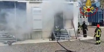 Macchiareddu, in fiamme una cabina elettrica di media tensione