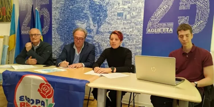 Flop di Europa Radicale a Torino per la presentazione del dossier “Peste Putiniana”