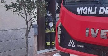 Paura a Fonni, in fiamme il municipio: evacuati gli uffici al piano terra