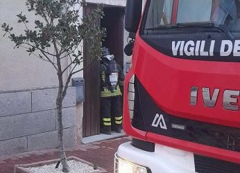 Paura a Fonni, in fiamme il municipio: evacuati gli uffici al piano terra