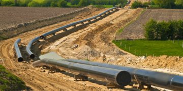 Quattro giorni di guerra e il gas è già raddoppiato. Quanto costerà in bolletta?