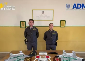 Porto Torres, sbarca dal traghetto con 2,5 kg di cocaina