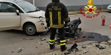 Assemini, scontro tra auto e scooter: un ferito grave